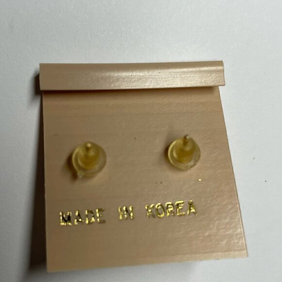 5 for $20. Cute fashion earrings - Picture 3 of 3